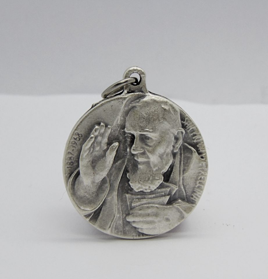 Medaglia in metallo con Padre Pio 